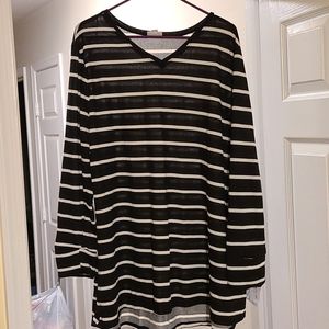 Brand new w/tags 2XL Lilaroe Elizabeth top